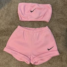 Not Actually Nike Brand Bought It From An Etsy Shop Is A Size L But Fits Like A Small Never Worn Nike Women Outfits Fashion, Aesthetic Shopping, Cute Pink Clothes, Nike Clothes, Pink Goth Outfits, Pink Streetwear, Nike Fit, Sweats Outfit, Cute Nike Outfits