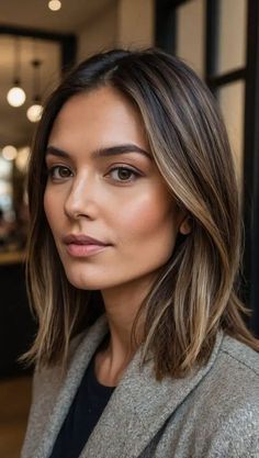 Brunette Highlights For Graying Hair, Hair Up To Shoulder, Fall Brown Hair Straight, Best Highlights For Straight Hair, Straight Brown Balayage Hair, Brown Hair Shoulder Length Straight, Brown Balayage Short Hair Straight, Hair Short Length, Balayage Colours For Dark Hair