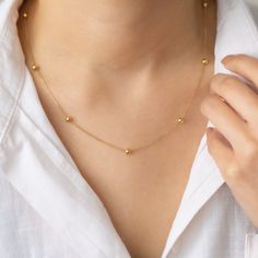 "14k Gold Ball Detailed Necklace / Drop Necklace / Ball Necklace / Satellite Necklace / Everyday Necklace / Simple Necklace / Valentines day Gift Jewelry for women that will make your day beautiful, specially designed. Our product weighs 2.80 gr and the chain length is 42 cm. All of our products has the stamp \"585\" on them. (which states that this is real gold) The balls on the necklace are 4 mm / each. There may be +/- 0.15 change in gram information due to production. Your products will be s 14k Gold Satellite Chain Necklace For Anniversary, Anniversary Yellow Gold Necklace With Satellite Chain, Anniversary Yellow Gold Satellite Chain Necklace, Everyday Necklace Simple, Gold Neck Chain, Simple Necklace Designs, Jewelry Necklace Simple, Minimalist Necklace Gold, Fancy Jewelry Necklace