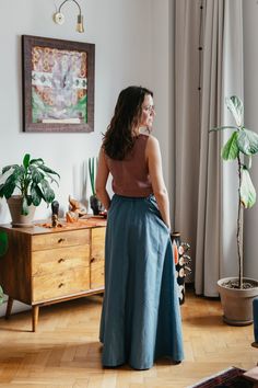 Long Story is a linen long skirt made of a half-circle, with a stitching elastic band at the waist (thanks to that the elastic band will not roll out after washing). The skirt has two comfortable pockets. The Long Story skirt is last summer's bestseller. This model works for you in summer, of course, but also in autumn - worn, for example, with boots. Every day and on important occasions. Linen is highly resistant, does not stretch or tear, does not pill, does not electrify, and becomes softer a Bohemian Flowy Linen Maxi Skirt, Flowy Linen Bohemian Maxi Skirt, Bohemian Long Linen Maxi Skirt, Bohemian Linen Maxi Skirt, Bohemian Linen Maxi Skirt With Lined Detail, Bohemian Relaxed Linen Skirt, Bohemian Linen Relaxed Skirt Bottoms, Bohemian Linen Bottoms With Relaxed Skirt, Bohemian Linen Bottoms With Relaxed Skirt Fit