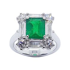 Platinum Emerald Cut Ring With 17 Jewels, Emerald Cut Diamond Ring With 17 Jewels, Rainbow Sparkle, Statement Rings Diamond, Diamond Ring Set, Emerald Diamond Ring, Contemporary Ring, Diamond Jewelry Designs, Diamond Ring Settings