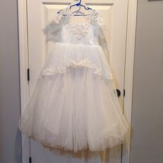 Abaowedding Flower Girl Dress, Size 6-7, Although I Believe It Tends To Run A Little Big. Lace Detail With Chiffon Material. There Is A Light Blue Undertone To The Chiffon. Ball Gown For First Communion, White Tulle Pageant Dress For Confirmation, White Tulle Ball Gown For First Communion, White Princess Lace Pageant Dress, First Communion Dress With Lace Bodice, White Princess Dress With Lace Bodice For Confirmation, White Pageant Dress With Lace Bodice, White Tulle Princess Dress For First Communion, White Lace Princess Dress For Confirmation