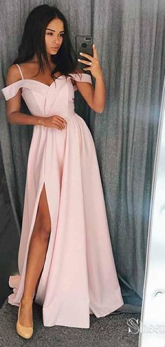 Simple Long Prom Dresses, Light Pink Prom, Light Pink Prom Dress, Simple Prom Dress Long, Dresses Graduation, Katie Couric, Robin Wright, Prom Dresses 2019, Pink Prom Dress