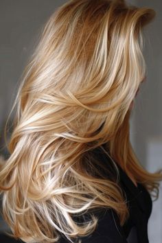 Golden White Blonde Hair, Bright Honey Blonde, Bright Honey Blonde Hair, Warm Toned Blonde Hair, Honey Blonde Hair Ideas, Hair Palette, 27 Honey Blonde, Blonde Hair Colors