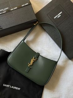 Ysl Green Bag, Green Bag Aesthetic, Prada Bag Aesthetic, Ysl Handbags, Aesthetic Bags, Fitness Wear Outfits, Girly Bags