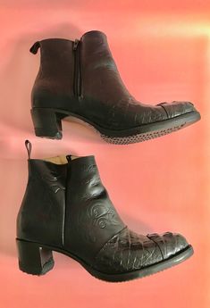 Vintage Black Leather Alligator Heeled Boot  Outside Shell is Leather Re-worked Rubber Soul Fun vine patterns with a really cool alligator textured toe US Women 7.5 Rubber Soul, Boot Shoes Women, Alligator, Vintage Black, Heeled Boots, Vintage Ladies, Womens Boots, Shoe Boots, Black Leather