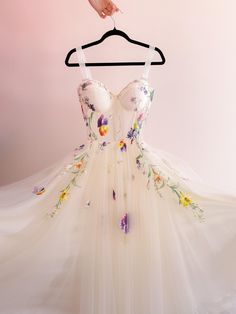 Vestido Melissa novias - Georgina Chávez Colored Wedding Dress, Boda Mexicana, Diy Vetement, Forest Theme, Wildflower Wedding, Theme Wedding, Colored Wedding Dresses, Bridal Dress, Tulle Dress