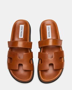 MAYVEN Camel Leather Flatform Slide Sandal | Women's Sandals – Steve Madden Steve Madden Store, Steve Madden Sandals, Construction Details, Cutout Design, Effortless Chic, Mom Style, Sandals Summer, Shoe Game, Outfits Casuales