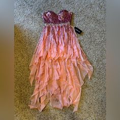 New - Never Worn. Beautiful. Stunning. Sherri Hill. Style 1922. Coral Color. Sherri Hill White Dress, Sadie Robertson Dresses, Hi Low Gown, High Low Gown, 2000s Clothes, Sherri Hill Prom Dresses, Sherri Hill Dresses, Hi Low Dresses, Pink Formal Dresses