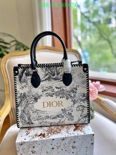 Size: 32cm*17cm It comes with Dust box, Care manual, Tag, and Paper bag. Luxury Experience, High Standards, Debit Cards, New Handbags, Dior Bag, A Box, Tracking Number, Wellness Design, The High