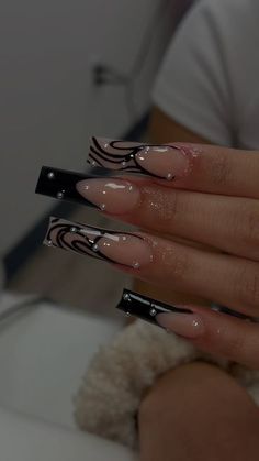 Nye Nails Acrylic, Pretty Nails Black, Cool Black Nails, Black And White Acrylics, Instagram Baddie Acrylic Nails, Black Nail Sets, Texture Nails, Nail Art Acrylic Nails, Nail Designs Ideas