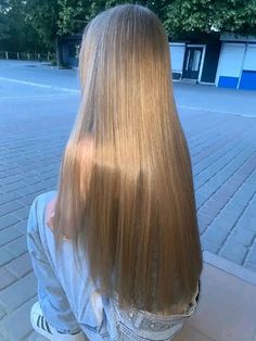 Slavic Blonde Hair, Aurora Hair Color, Asian Hair Aesthetic, Straight Hair Aesthetic, Slavic Beauty, Slavic Hair, Hair Inspiration Long, Straight Blonde Hair, Hair Protein