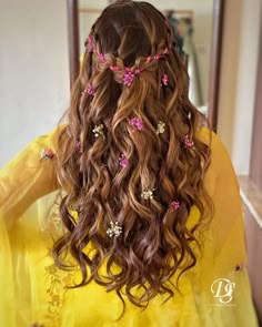 Long Hair Bridal Styles, Long Hair Bridal, Mehndi Hairstyles, Mehendi Ceremony, Formal Hairstyles For Long Hair, Breath Flowers, Bridal Styles