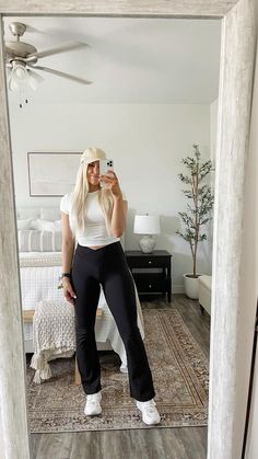 Comfy girl Amazon essentials! Everything is linked on my LTK 😍 https://liketk.it/426Ci Loungewear Outfits, Closet Goals, Amazon Essentials, Cute Comfy Outfits, Casual Summer Outfit, Spring Outfits Casual, Comfy Casual, Outfits With Leggings