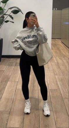 Outfits Leggins, Looks Hip Hop, Gym Crush, Black Leggings Outfit, Mode Zara, Cute Workout Outfits