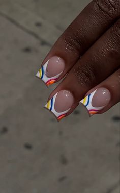 Short Vacation Nails Black Women, Shortie Nails Designs, Junk Nails Short, Unique Short Nails, Nails Art Ideas, Acrylic Toe Nails, Diy Acrylic Nails, Colored Acrylic Nails