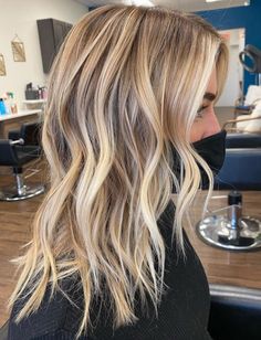 Blonde Balayage Hair, Platinum Blonde Balayage, Balayage Hair Color Ideas, Balayage Hair Color, Blonde Balayage Highlights, Blonde Tips, Ash Blonde Balayage