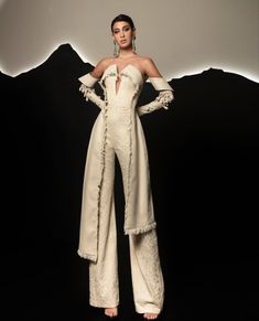 Long Dress Fitted, Horse Betting, Beaded Jumpsuit, Beige Jumpsuit, Jumpsuit Long, Dress Fitted, Mode Inspo, Aaliyah