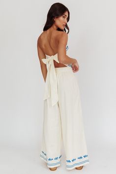 Shop the Sought After Wide-Leg Pocket Pants Oat | Selfie Leslie Neutral Wide Leg Vacation Pants, Neutral Wide Leg Pants For Beach, Beige Bottoms With Natural Waistline For Spring, Cream Wide-leg Beach Bottoms, Cream Wide Leg Beach Bottoms, Cream Wide Leg Vacation Pants, Wide Leg Cream Bottoms For Beach, Neutral Wide Leg Bottoms For Day Out, Chic Neutral Pants For Vacation