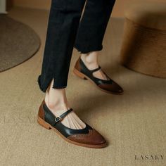 Lasaky - Premium Two-Tone Leather Shoe with Square Heel, Round Toe, Buckle Closure, Shallow Mouth, Genuine Cowhide, Retro Style, Low Heel Mary Jane Style Oxford Shoes, Color Block Shoes, Oxford Shoes Style, Brogues Style, Block Shoes, Quoi Porter, Jeans Claro, Vintage Flats, Party Heels