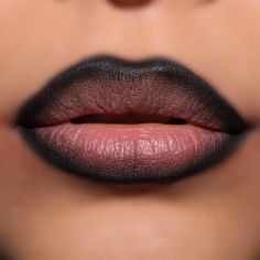 Liner Nº 12 | Black Edgy Lip Makeup, Lips Makeup Ideas, Black Liner Lips, Lip Combo Ideas, Kiss Marry Kill Makeup, Black Lip Liner With Gloss