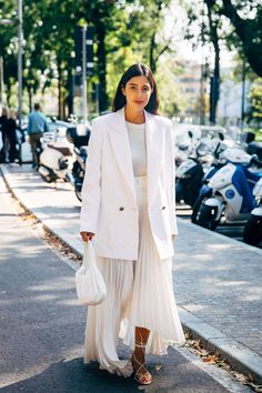 MFW Day 4 Bettina Looney, Street Style Jeans, Urban Street Fashion, Elegantes Outfit Damen, Outfit Vintage