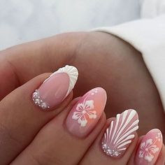 Bali Nails Design, Cute Summer Nails Acrylics, Acrylics Summer, Bali Nails, Flower Acrylic Nails, Cool Nails, Preppy Nails, Blooming Gel