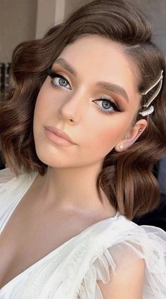 Wedding Makeup Gray Eyes, Round Face Bride Hairstyle, Wedding Eyes, Mekap Mata, Wedding Makeup Tutorial, Wedding Eye Makeup, Bridal Eye Makeup, Bridal Makeup Natural, Wedding Day Makeup