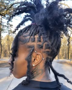 Woman With Dreadlocks, Beautiful Dreadlocks, Short Locs Hairstyles, Dreadlock Style, Girls Natural Hairstyles, Loc Journey, Hair Twist Styles, Dread Hairstyles, Natural Hair Styles Easy