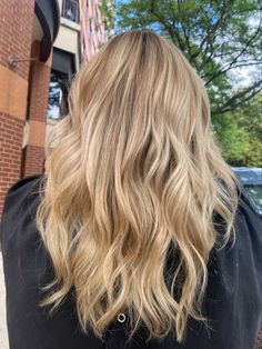 Golden Hair Balayage, Partial Highlights For Blonde Hair, Golden Light Blonde Hair, Dirty Blonde Hair Inspiration, Summer Highlights For Blondes, Warm Summer Blonde Hair, Warm Blonde Highlights On Blonde Hair, Dirty Blonde Hair With Highlights Honey, Blonde Partial Foil