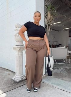 Plus Size Tailored Pants, Archer Pants, Fashion Core, Wardrobe Colors, Singapore Gp, Boss Chic, Fits Inspiration, Inspo Fits, Black Curves