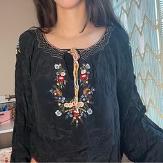 Bella Swan Alt Color Black Betsey Johnson Embroidered Longsleeve Floral Blouse Size - P Flaws - None This Was Pre Loved / Gently Used. If You Would Like Measurements Please Let Me Know. All Clothing Has Been Washed And Will Be Lint Rolled / Stain Removed Before Shipping. I Ship Same / Next Day. If You Have Any Questions Feel Free To Ask. Feel Free To Make An Offer As Well! Tags Bella Bella Swan Twilight Vampire Grunge Fairy Coquette Indie Cottage Core Cottagecore Fairycore Fairygrunge Y2k Vintag Bella Swan Twilight, Bella Bella, Grunge Fairy, Embroidery Neck Designs, Bella Swan, Embroidered Blouse, Floral Blouse, Cottage Core, Y2k Vintage