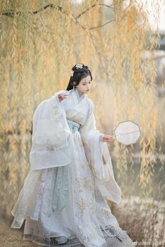 Chinese Princess Dress, Chinese Fancy Dress, Traditional Chinese Clothing, Traditional Asian Dress, Chinese Princess, Traditional Gowns, Ancient Chinese Dress, Ancient Chinese Clothing, Hanfu Traditional