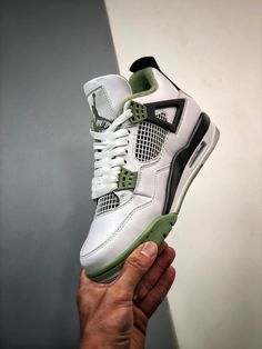 Air Jordan 4 White/Seafoam-Dark Ash-Neutral Grey AQ9129-103 Walk the talk and make a statement with our top-quality Sneakers. Shop now and step up your shoe game! Please carefully choosing the size number according the size chart as we CAN NOT offer return or refund if you choose a wrong size.The product need 3-5 business days to check the quality before shipping.Our High Quality Shoes models are various, please contact to our support to ask for the model you need.Because each device displays a different color. Therefore, the actual color of the item may not be 100% the same as the [...] Jordan 1 Iridescent, Jordan 1 Milan, Air Jordan 1 Dior, Jordan 1 Dior, Air Jordan 1 Chicago, Jordan 4 White, Jordan 1 Black, Dark Ash, Air Jordan 4