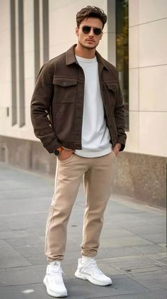 Zara Men Outfits, Casual Winter Outfits For Men, Winter Outfits For Men, Outfits Quotes, Sweat Gris, Outdoor Streetwear, Boyfriend Outfit, Guy Fits