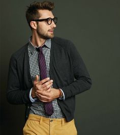 Charcoal Cardigan, Elegante Casual, Mode Casual, Sharp Dressed Man, Wearing Glasses, Outfits Fall, Geek Chic, 인물 사진