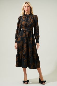 Your fashion sense always sets a trend, and so does the Toffee Floral Pleated Midi Dress! Lightweight woven fabric features a classic Toffee Floral print as it falls from long bubble sleeves, shaping a pleated bodice with a keyhole tie in the back and an elastic band high waist. Add on your favorite jewelry and heels t Kate Middleton Winter Dress, Floral Puff Sleeve Dress, List Inspiration, Style Finder, Pleated Bodice, Pleated Midi Dress, Puffed Sleeves Dress, Sleeve Midi Dress, Midi Dress With Sleeves