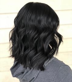 Black Hair Haircuts, Shoulder Length Black Hair, Medium Black Hair, Black Wavy Hair, Wavy Bob Haircuts, Short Dark Hair, Medium Layered Haircuts, Jet Black Hair, Wavy Bob Hairstyles