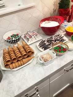 Sugar, spice, and EVERYTHING nice! Gingerbread House Supplies, Gingerbread Decorating Party, Graham Cracker House, Gingerbread Art