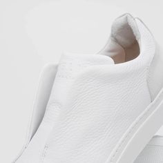 65-225-WHT SPETTACOLARE Italian Pebble Grain Calfskin Sneakers White – Zelli Italia Modern White Slip-on Sneakers With Round Toe, White Slip-on Sneakers With Textured Sole For Sports, White Textile Slip-on Sneakers With Speckled Midsole, Luxury Men's White-soled Slip-on Sneakers, White Perforated Slip-on Sneakers, Men's Footwear, Comfort Design, Sneakers White, Calf Skin