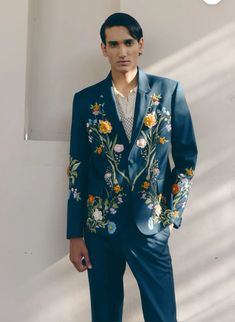 Carnival Outfit Men, Formal Men Outfit Wedding, Nonbinary Wedding Outfit, Floral Suit Men, Blazer Embroidery, Nonbinary Wedding, Queer Prom, Sunshine Wedding, Genderqueer Fashion