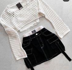 Pollera Aesthetic, Edgy Mini Skirt For Streetwear, White Oval Dining Table, Rok Mini, Oval Dining Table, Smink Inspiration, Cute Dress Outfits, Everyday Fashion Outfits, Looks Street Style