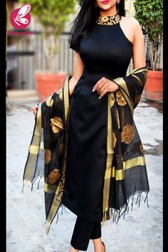 Black Dress Kurti Design, Black Chudi Set, Black Dupatta Outfit, Black Patiyala Suits Designer, Black Dupatta Designs Ideas, Black Brocade Dupatta, Black Kurti Outfit, Black Kurti Design, Black Suit Designs