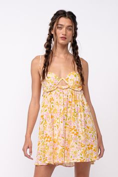 Floral Babydoll Dresses Zack Bryan, Yellow Floral Fabric, Pacsun Dresses, Babydoll Cami, Cami Mini Dress, Draped Midi Dresses, Concert Outfits, Mini Cami Dress, Dress Out