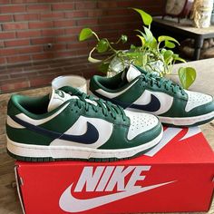 New With Box Nike Fashion Sneakers, Womens Basketball Shoes, Green Sneakers, Nike Sb Dunks, Nike Air Huarache, New Nike Air, Nike Green, Nike Air Max 97, Green Shoes