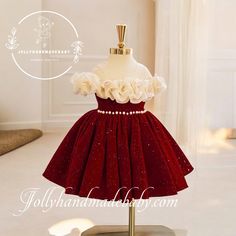 ♥ RED VELVET ORGANZA DRESS  Introducing the exquisite burgundy dress designed by Jolly Team, a stunning addition to your girl's wardrobe for the Christmas 2024 season. This luxurious piece features a unique combination of rich dark burgundy velvet for the skirt and delicate white organza ruffles adorning the bodice, creating a striking contrast that is both fashionable and elegant. The dress is meticulously handmade by our skilled artisans, ensuring that each piece is crafted with care and atten Kids Christmas Dress, Kid Dress, Frock Designs, Velvet Christmas, Baby Red, Birthday Party Outfits, Red Velvet Dress, Dressup Party, Elegant Baby