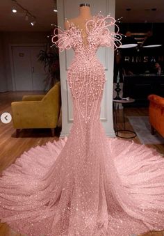 Valdrin Sahiti Pink Dress, Dresses For Met Gala Ideas, Pink Mermaid Dress Wedding, Pink Gala Dresses Elegant, Mom Quince Dresses, Pink Extravagant Dress, Met Gala Pink Dress, Blush Pink Prom Dress Mermaid, Pearl Prom Look