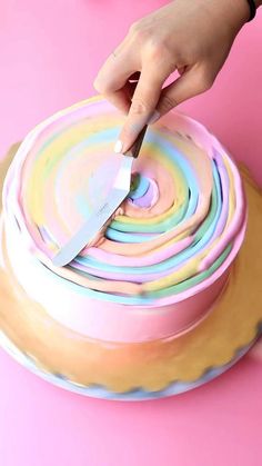 Hello, 70's Tie-Dye technique 🌈🌸 Are we a lover? 📸@colour.mill @_bellabakes . #cupcakes #birthday #chocolate #macarons #sweets #cookies #baking #chocolatecake #bakersofinstagram #cakedecorating #instacake #cupcake #cakes #cookie #bread #cakecakecake #weddingcake The Dye Cake, Tie Dye Desserts, Tye Dye Cake Ideas, Tie Dye Party Ideas Birthdays, Tie Dye Cakes Ideas, Tie Dye Icing Technique, Swirl Cake Design, Painting Party Cake Ideas