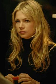 Michelle Williams Haircut, Michelle Williams Hair, Women Actresses, Tattoos Outdoors, Dawson's Creek, Animals Design, Architecture Quotes, Quotes Art, 90s Hairstyles