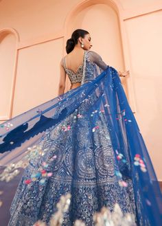 Fancy intricate and full embroidery in your wedding lehenga, pick this jade blue lehenga set ready to set you apart from the usual color tones. Blue Indian Wedding, Tissue Lehenga, Zardosi Blouse, Organza Applique, Dori Embroidery, Reception Outfits, Lehenga Pattern, Wedding Dresses Indian, Blue Bride